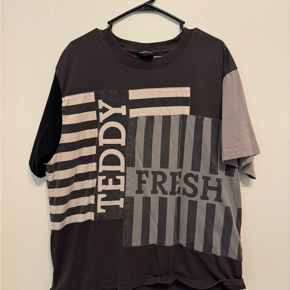 Teddy Fresh Men's Black and Gray Patchwork T-Shirt
